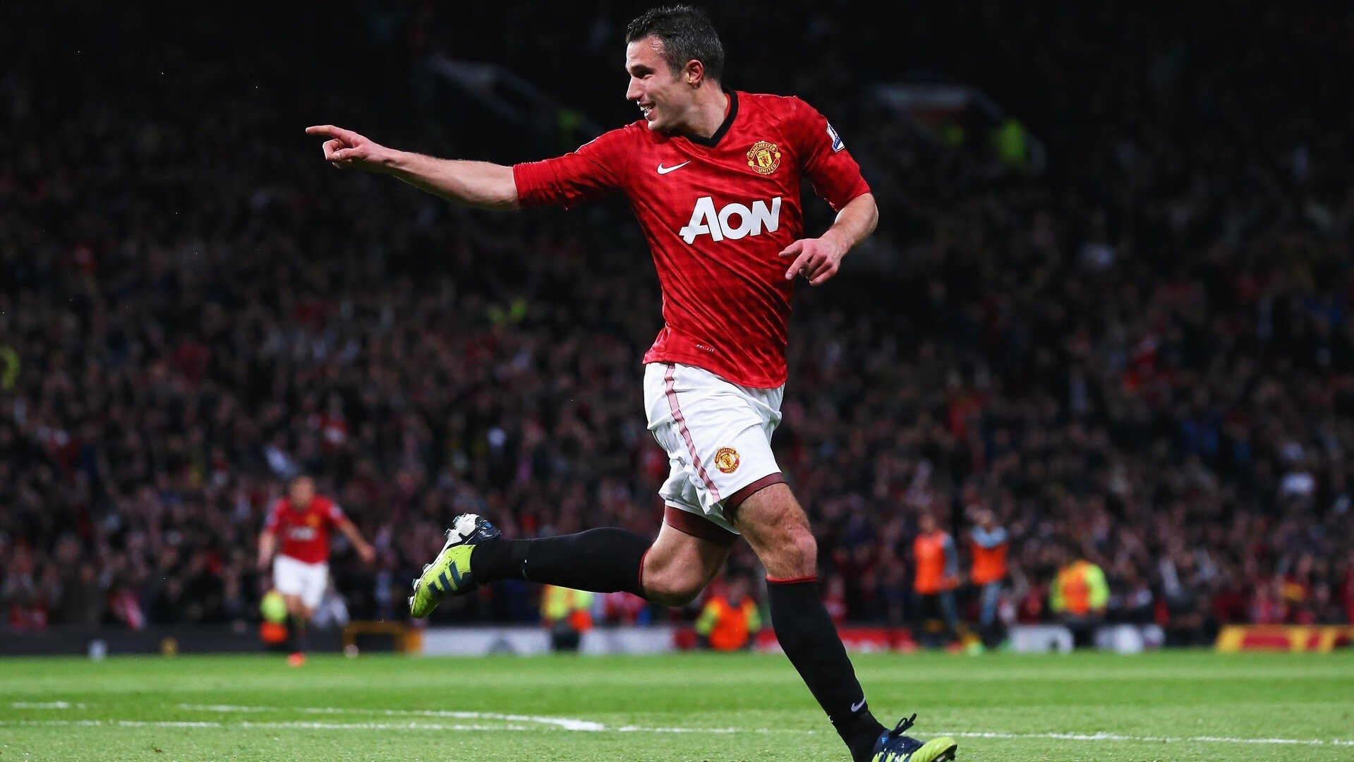 《电竞新玩法:线下反向线上同步直播》